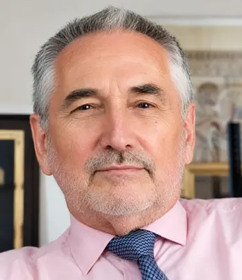 Dr. Daniel Piñeiro